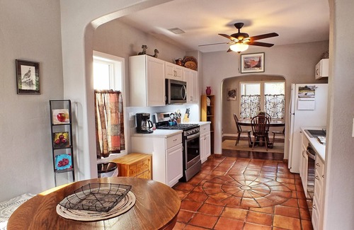 Cottonwood Cabaña | Cozy Historic Cottage in Old Town Cottonwood, near Sedona & Jerome
