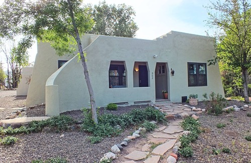 Cottonwood Cabaña | Cozy Historic Cottage in Old Town Cottonwood, near Sedona & Jerome