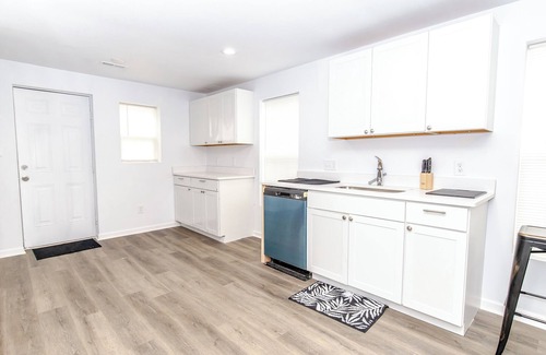 Salisbury Apartamento | Cozy Historic Modern Apt on Main St in Charming Salisbury