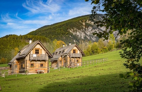 Lassing Apartamento | Acogedora casa de vacaciones con estufa de azulejos