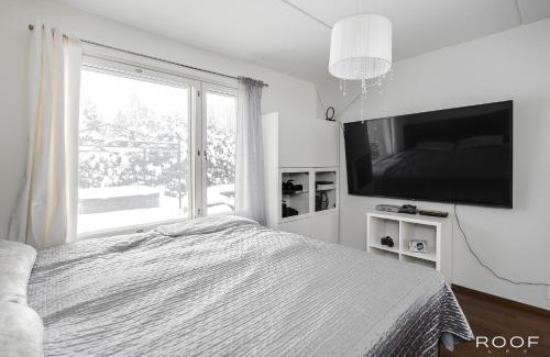 Espoo Centre Casa | Cozy Holiday Apartment with Sauna & Outside Jacuzzi