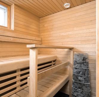 Espoo Centre Casa | Cozy Holiday Apartment with Sauna & Outside Jacuzzi