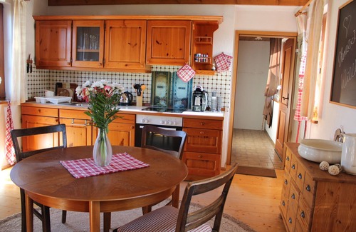 Waldbrunn Casa | Acogedora casa / apartamento de vacaciones con vistas a Katzenbuckel