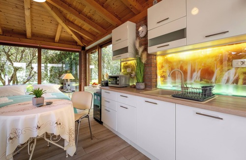 Vrvari Cabaña | Cozy Holiday Home with Terrace & Jacuzzi - Poreč, Istria, Croatia
