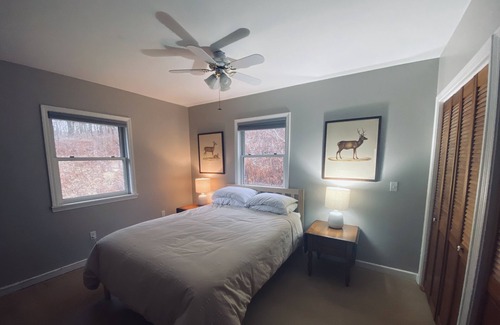 Ellicottville Cabaña | Cozy Mountain Retreat with Hot-tub + Fire-pit