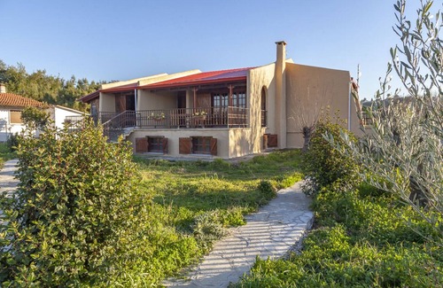 Nea Palatia Casa | Cozy holiday villa 2 min from the beach ideal for families