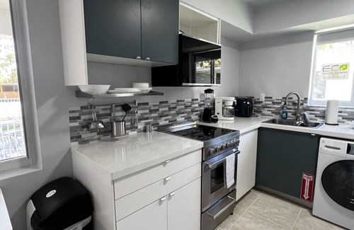 Parkside Casa | Cozy Hollywood Pool View 1Bedroom/4Guest!