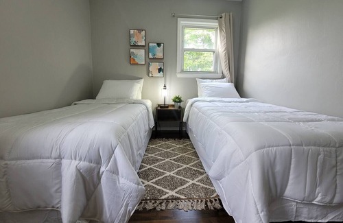 Lincoln Park Casa | Cozy home 15 minutes from DTW and Downtown Detroit