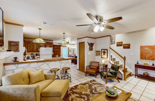 Spring Branch Casa | Cozy home, 2bedroom and a loft near Natural Bridge Caverns & Hilltop Views