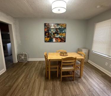Cleveland Apartamento | cozy home away from home