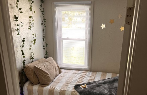Fountain Casa | Cozy home away from the city. Super quiet/peaceful home with the best sunsets