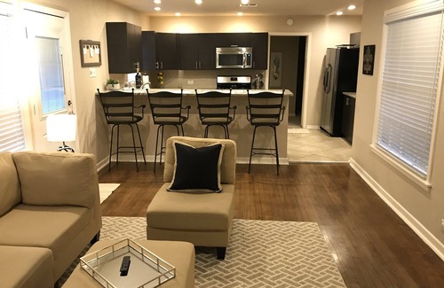 Shearer Hills - Ridgeview Casa | Cozy Home Away from Home Located Perfectly in the Heart of San Antonio.