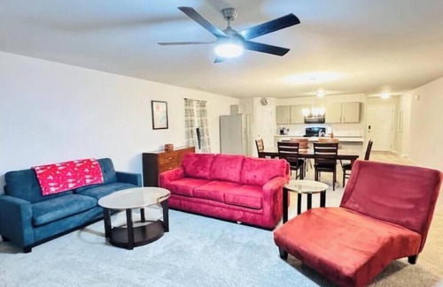 Southport Casa | Cozy Home Away in Southport!