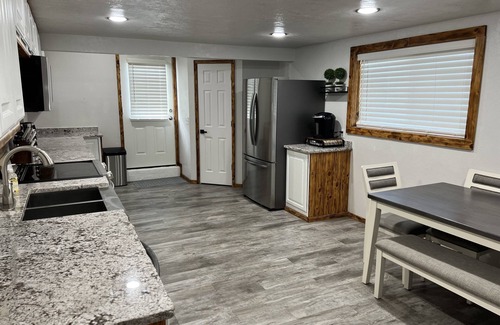 Glendale Casa | Cozy Home Between Zion & Bryce Canyon