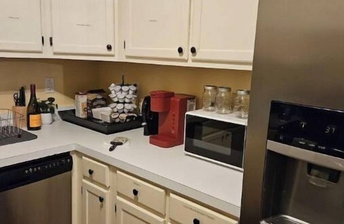 Earlewood Casa | Cozy Home by downtown Columbia. 4 miles from USC Campus, Fort Jackson, Stadium