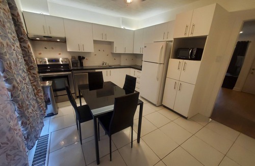 Laval Apartamento | Cozy Home!