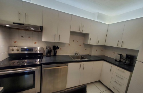 Laval Apartamento | Cozy Home!