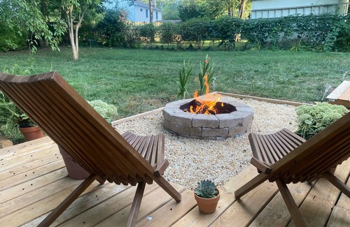 Leesburg Casa | Cozy home centrally located to historical old-town leesburg w/ HotTub & Firepit!