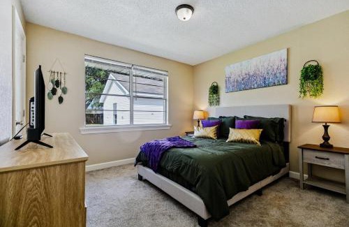 Gonzales Casa | Cozy home close to it ALL