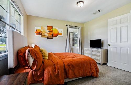 Gonzales Casa | Cozy home close to it ALL