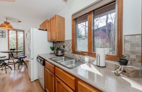 Knoxville Casa | Cozy Home: Close to UT, Smoky Mountains and outdoor fun