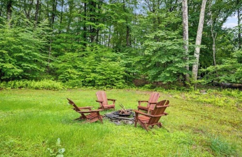 Kerhonkson Casa | Cozy Home for a Fall Escape surrounded by nature on a Private Road