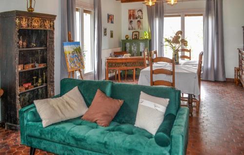 Saint-Saud-Lacoussiere Casa | Cozy Home In Saint Saud Lacoussière