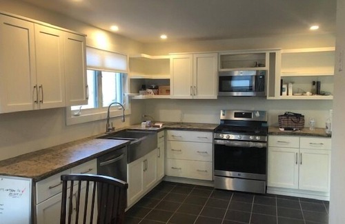 Hamilton Casa | Cozy Home Heart of the Village Near Golf & Colgate
