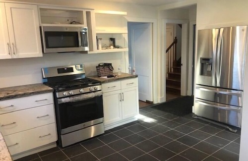 Hamilton Casa | Cozy Home Heart of the Village Near Golf & Colgate