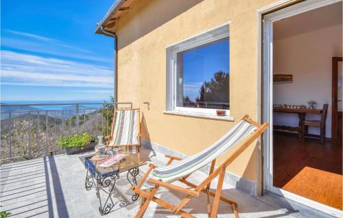 Castiglione Chiavarese Casa | Cozy Home In Castiglione Chiavarese