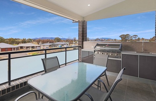 Central Mudgee Casa | Cozy Home Illalangi with Fireplace, Garden and BBQ