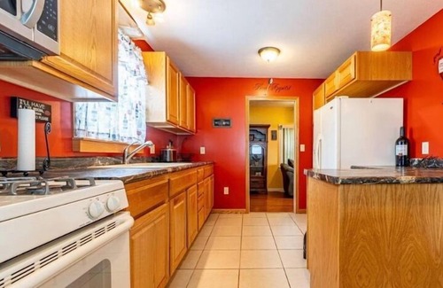 Bellevue Casa | Cozy Home in a Quiet Neighborhood.