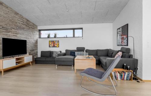 Hvidbjerg Strand Casa | Cozy Home In Børkop With House Sea View