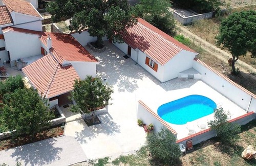 Bila Vlaka Casa | Acogedora casa en Bila Vlaka con cocina