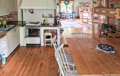 Norrfors Casa | Cozy Home In Bjurholm With Sauna