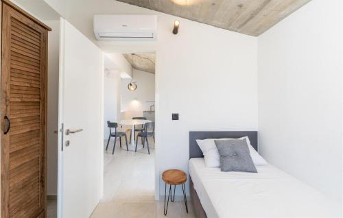 Blato Casa | Cozy Home In Blato With House Sea View