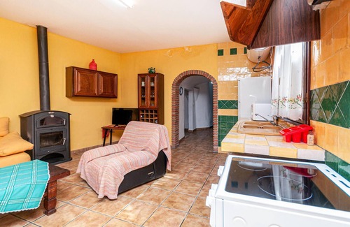 Cuevas del Campo Casa | Cozy home in Cuevas del Campo with WiFi