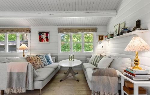Dronningmolle Casa | Cozy Home In Dronningmølle With Wifi