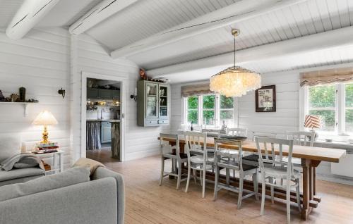 Dronningmolle Casa | Cozy Home In Dronningmølle With Wifi