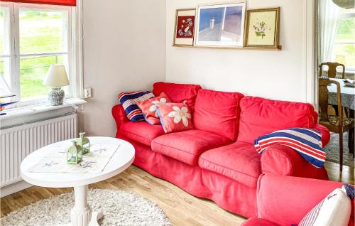 Edsbruk Casa | Cozy Home In Edsbruk With Kitchen