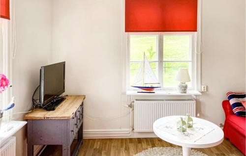 Edsbruk Casa | Cozy Home In Edsbruk With Kitchen