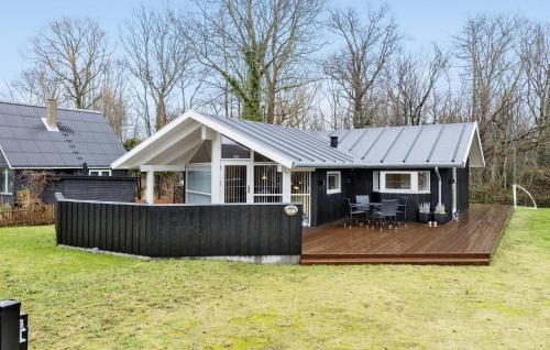Frørup Casa | Cozy Home In Frørup With Kitchen