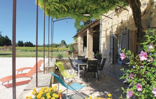 Pernes-les-Fontaines Casa | Cozy Home In Pernes Les Fontaines