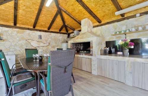 Kastel Casa | Acogedora casa en Kastel con WiFi