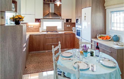 Lavreotiki Casa | Cozy Home In Keratea With Wifi