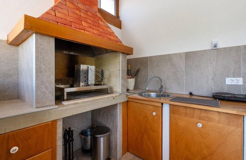 Purgarija Cepic Casa | Acogedora casa en Krsan con jacuzzi