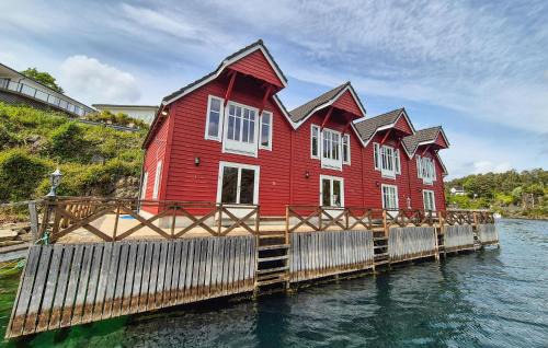 Lysekloster Casa | Cozy Home In Lepsøy With House Sea View