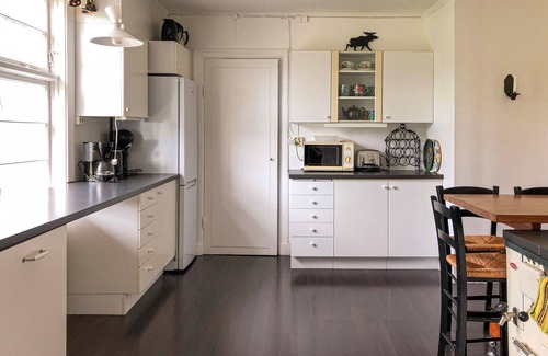 Mantorp Casa | Acogedora casa en Mantorp con WiFi