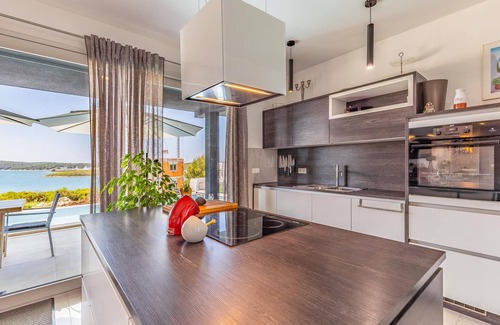 Pomer Casa | Acogedora casa en Medulin con sauna