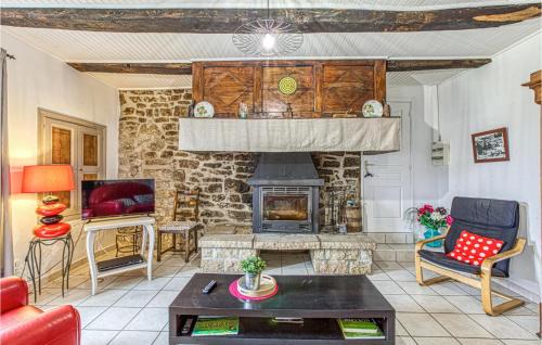 Pierrefiche Casa | Cozy Home In Pierrefiche With Wifi